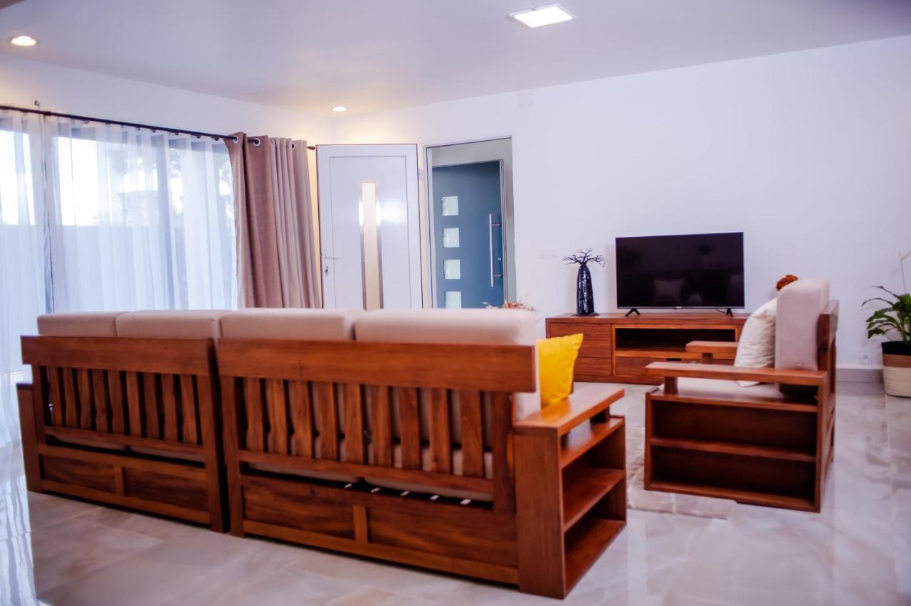 אנטננריבו Ampifitia Guest House מראה חיצוני תמונה